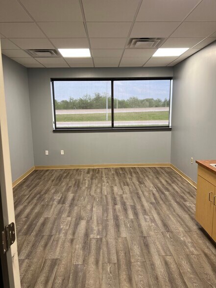 More Photos Of 3 Professional Dr, Alton Office For Lease