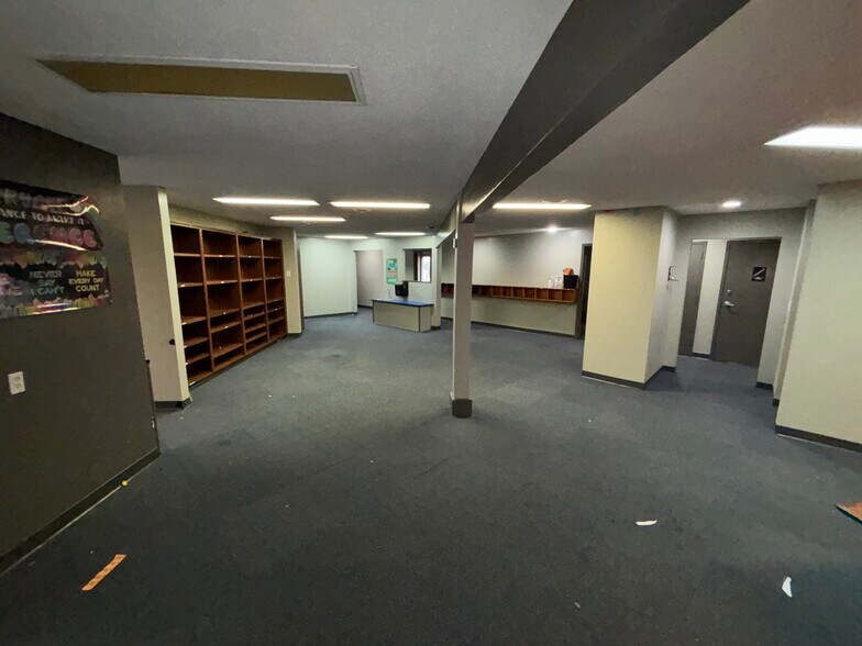 More Photos Of 601 4th St, Platte City Office For Sale