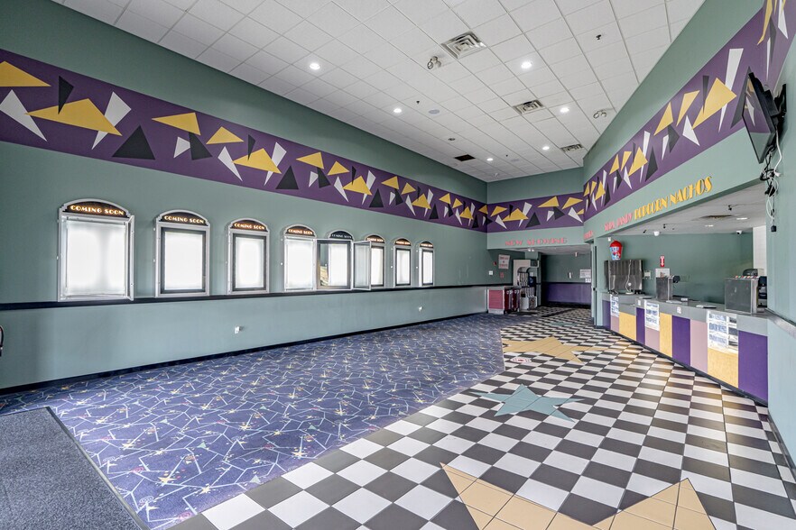 More Photos Of 250 Breighton Cir, Shelbyville Movie Theatre For Sale
