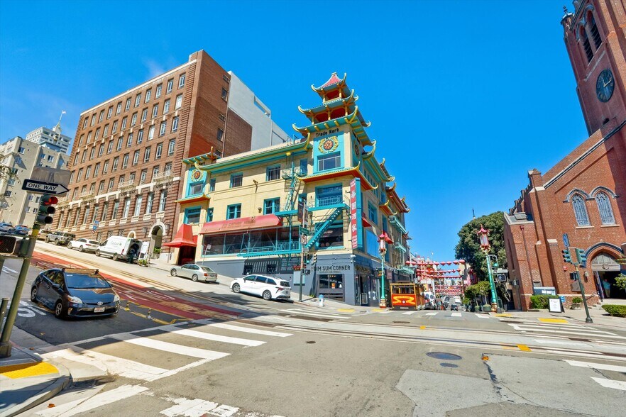 More Photos Of 601-625 Grant Ave, San Francisco Storefront Retail Office For Lease