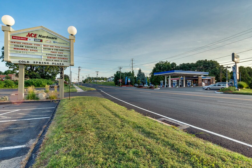 More Photos Of 945 Cromwell Ave, Rocky Hill Storefront For Lease