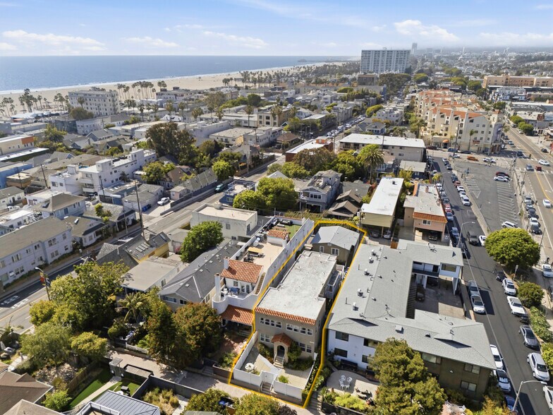 More Photos Of 117 Paloma Ave, Venice Apartments For Sale