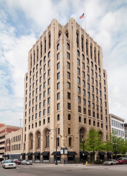 More Photos Of 77 Monroe Center St NW, Grand Rapids Medical For Lease
