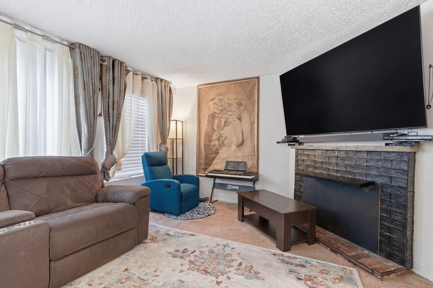 More Photos Of 1527 NE 150th St, Seattle Apartments For Sale