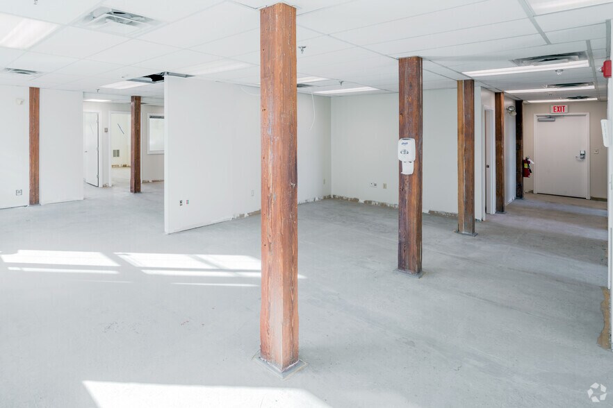 More Photos Of 45 Willard Ave, Providence Medical For Sale