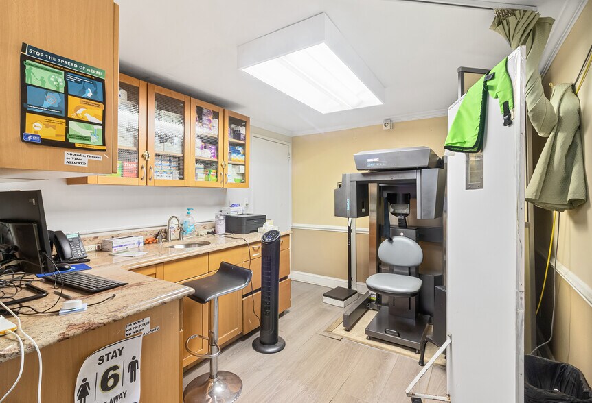 More Photos Of 120 E 36th St, New York Apartments For Sale