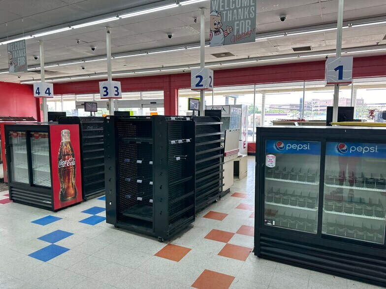 More Photos Of 1707-1741 Texoma Pky, Sherman Unknown For Lease