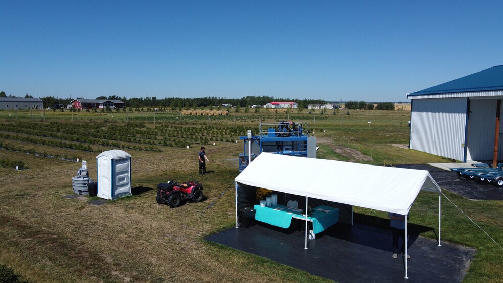 More Photos Of 705068 82 -1, Wembley General Retail For Sale