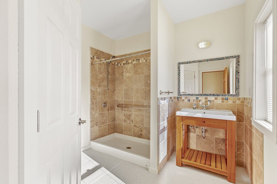 More Photos Of 829 2nd St, Mukilteo Office Residential For Sale