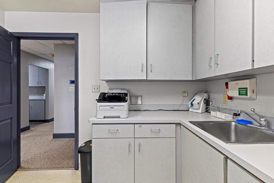 More Photos Of 1045 Live Oak Blvd, Yuba City Medical For Lease