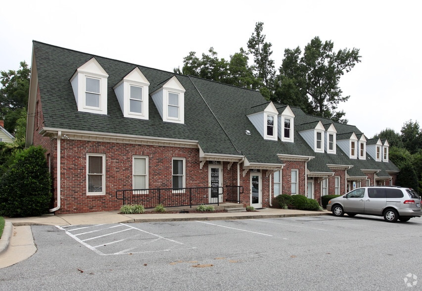 More Photos Of 130 Salem Towne Ct, Apex Office For Sale