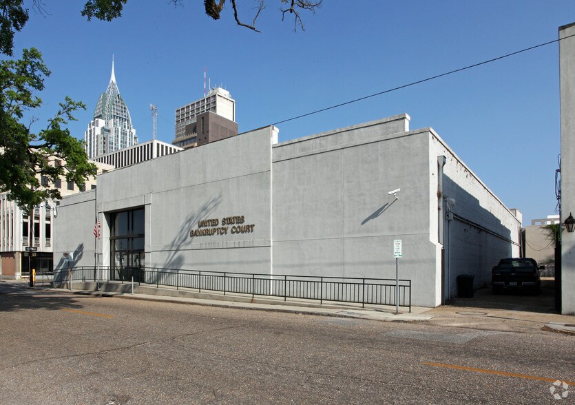 More Photos Of 201 Saint Louis St, Mobile Office For Sale
