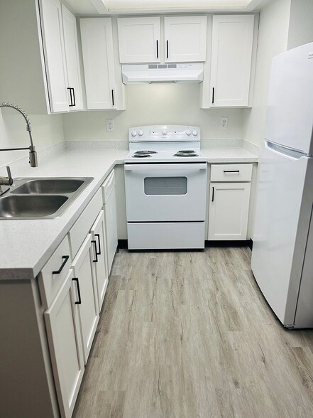 More Photos Of 2324 Hood Ave, Richland Apartments For Sale