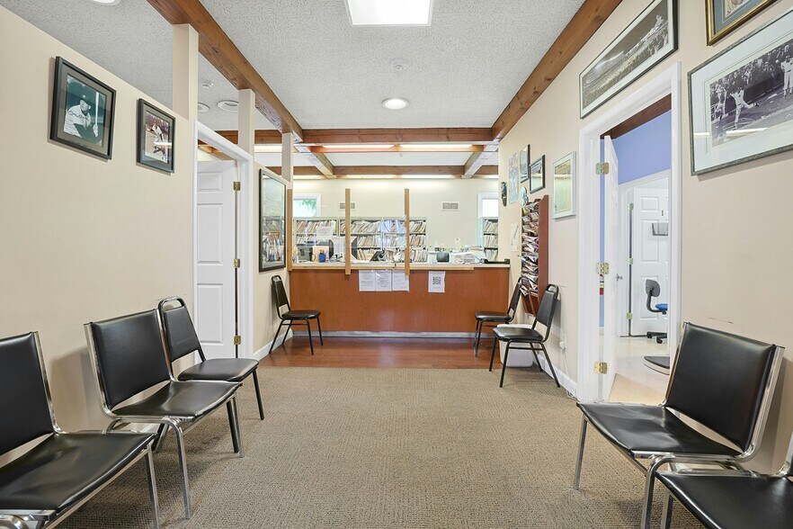 More Photos Of 80 Old Tappan Rd, Tappan Bank For Sale