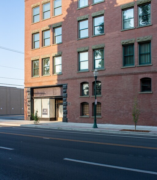 More Photos Of 1 W Alder St, Walla Walla General Retail For Lease