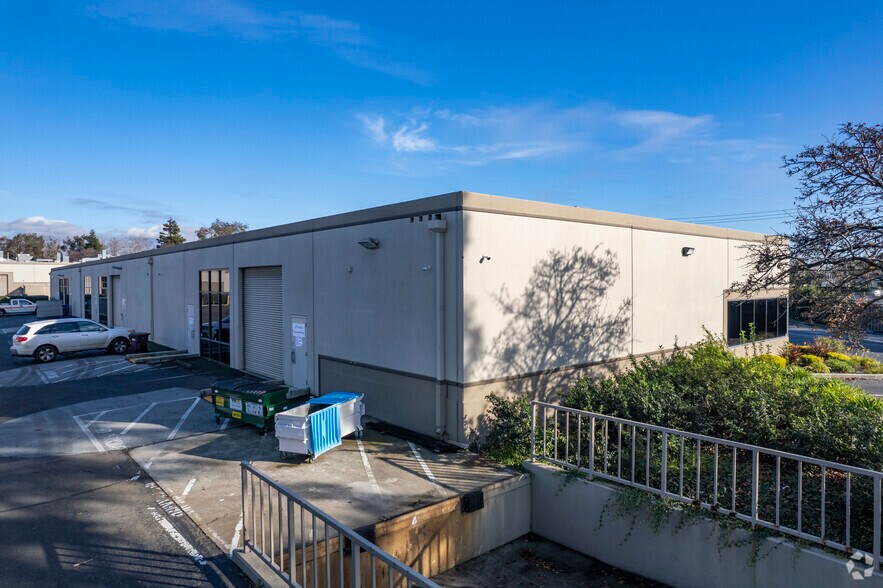 More Photos Of 3847-3857 Breakwater Ave, Hayward Light Manufacturing For Lease
