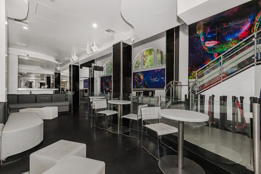 More Photos Of 145 SW 1st Ave, Fort Lauderdale Bar For Lease