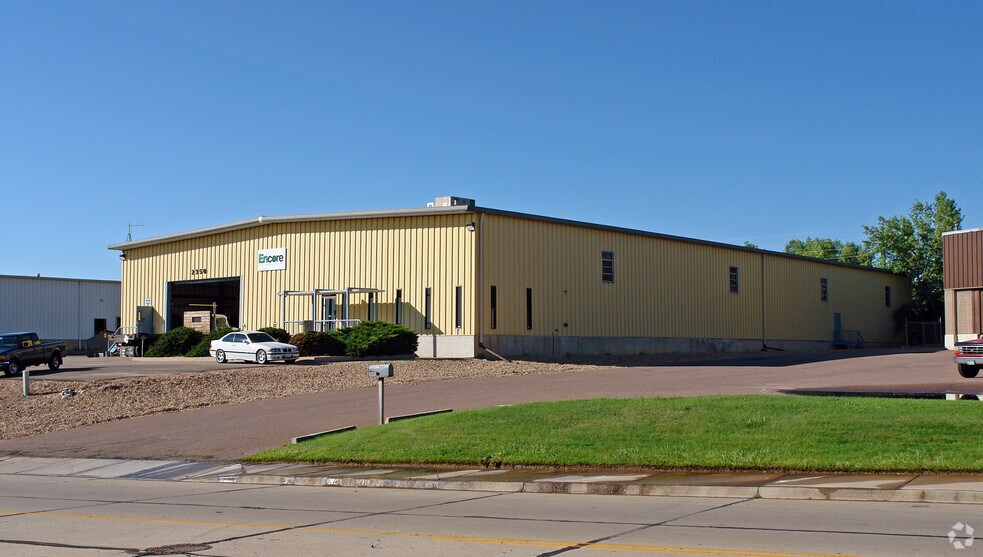 More Photos Of 2350 W Midway Blvd, Broomfield Industrial For Sale