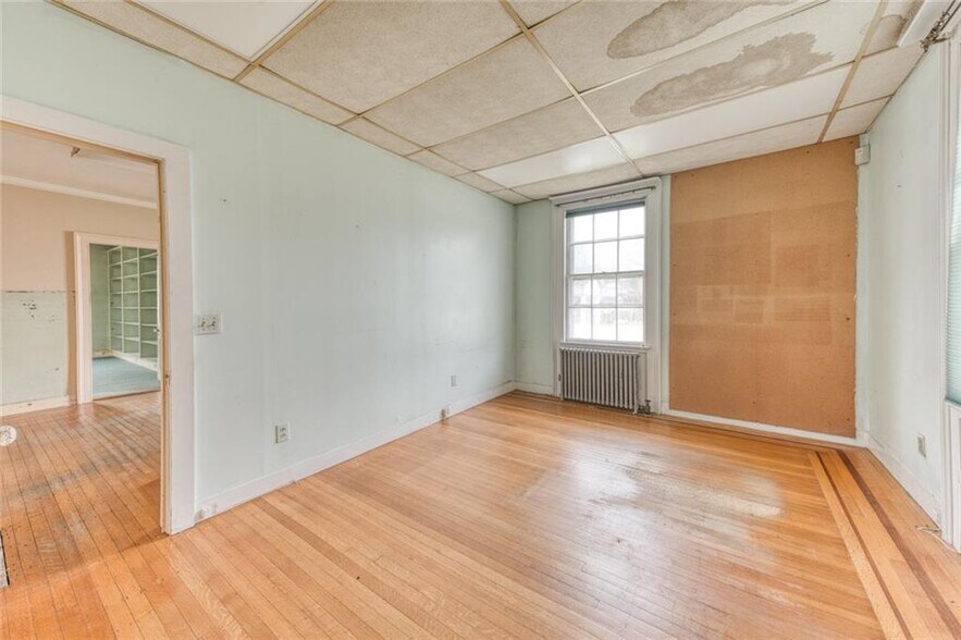 More Photos Of 2 Elm St, Westerly Office For Sale