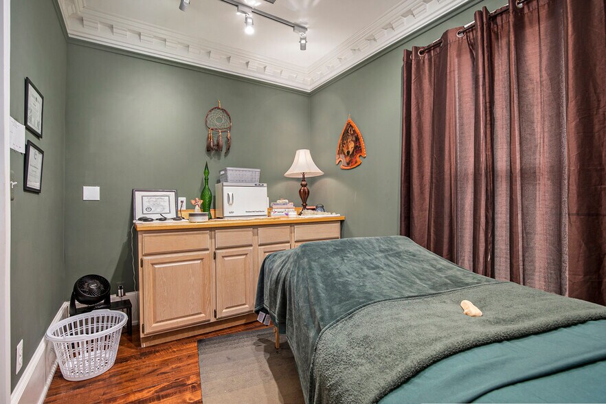 More Photos Of 149 W Saint Clair St, Romeo Medical For Sale