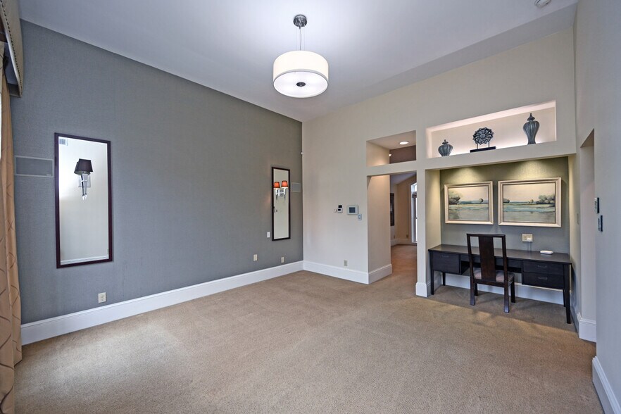 More Photos Of 19 E 8th St, Cincinnati Office For Sale