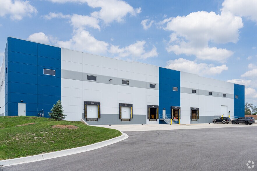 More Photos Of 4135 Rose St, Schiller Park Distribution For Lease