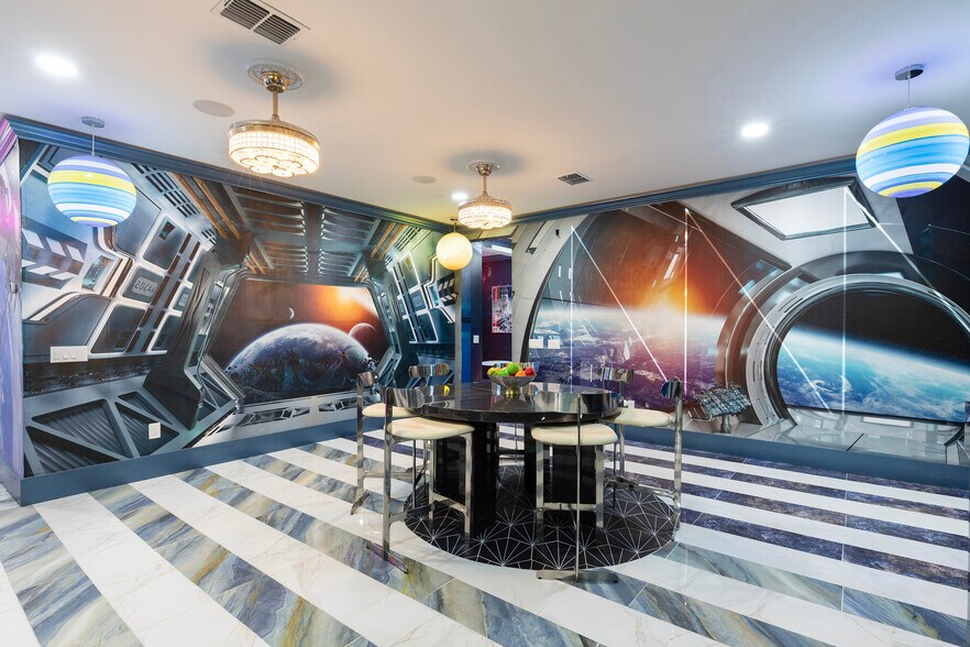 More Photos Of 1015 Fantasy Dr, Davenport Specialty For Sale