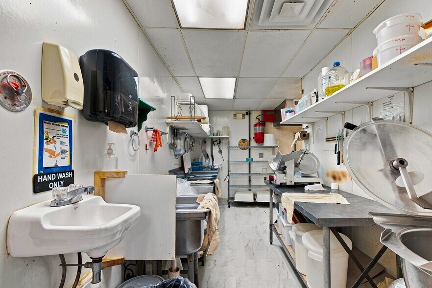 More Photos Of 547 E Main St, Ashland Restaurant For Sale