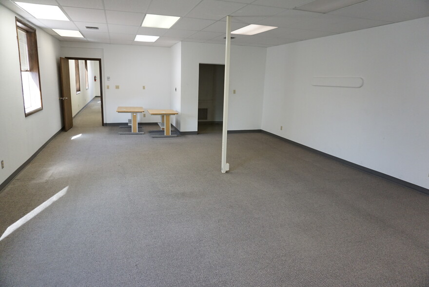 More Photos Of 1109 Meade Ave, Prosser Office For Lease