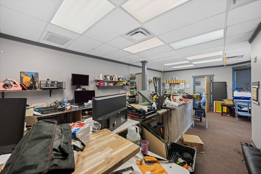 More Photos Of 614 W Central Ave, Wiggins General Retail For Sale