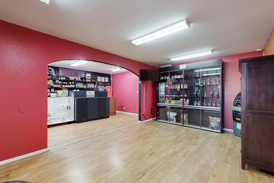 More Photos Of 516 Chama St NE, Albuquerque Office For Sale