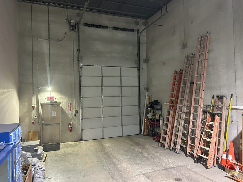 More Photos Of 1730 Wallace Ave, St Charles Warehouse For Lease