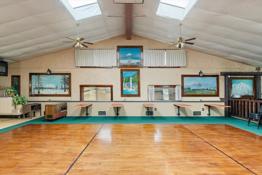 More Photos Of 360 College Ave, Weed Showroom For Sale