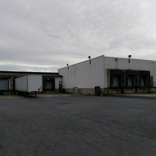 More Photos Of 320 N Hawksbill St, Luray Light Distribution For Lease