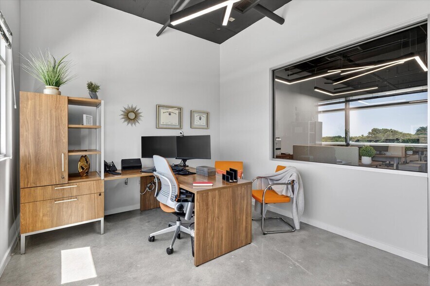 More Photos Of 7301 SW 57th Ct, South Miami Office For Sale