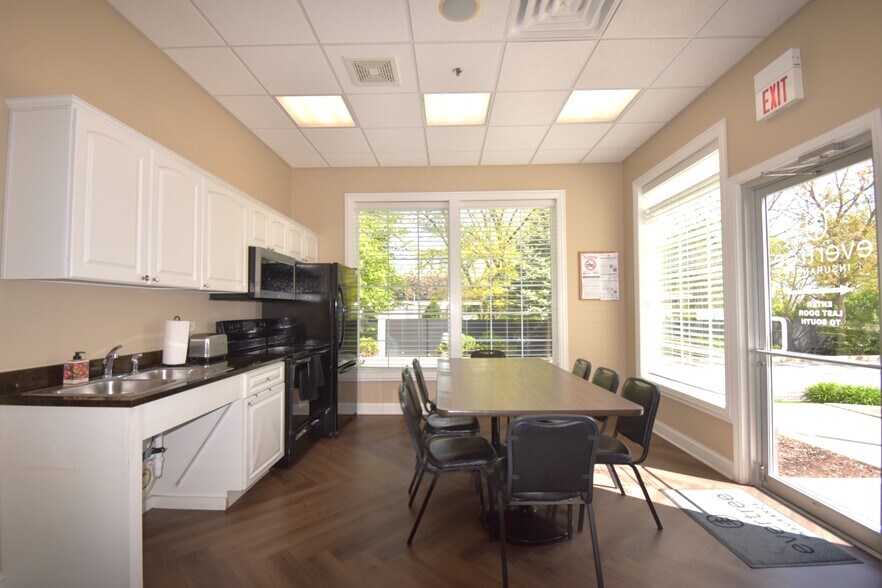 More Photos Of 219 White St, Frankfort Office Residential For Sale