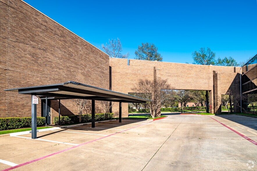 More Photos Of 4004 Belt Line Rd, Addison Unknown For Lease