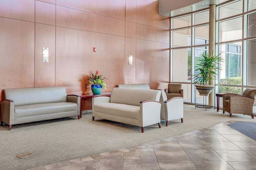 More Photos Of 22001 Southwest Freeway, Richmond Medical For Lease