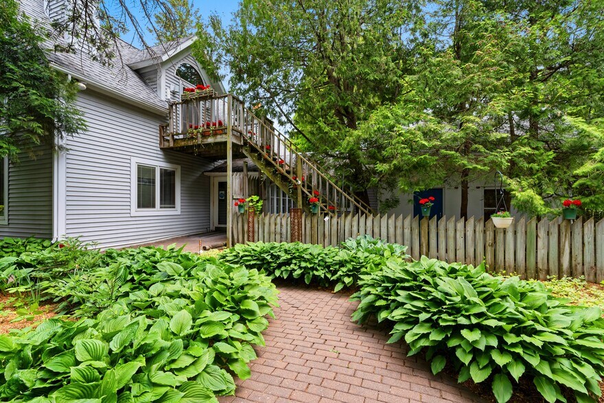 More Photos Of 10320 Water Steet, Sister Bay Storefront Retail Office For Sale