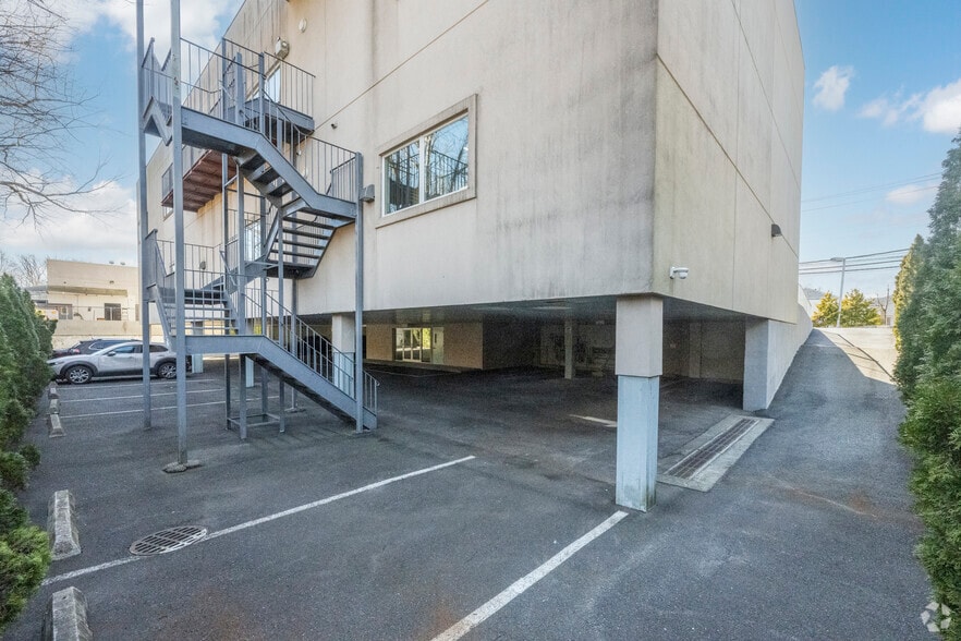 More Photos Of 1931 Richmond Ave, Staten Island Storefront Retail Office For Sale