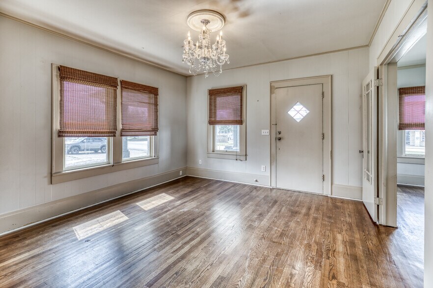More Photos Of 404 W Main St, Bellville Office Residential For Sale