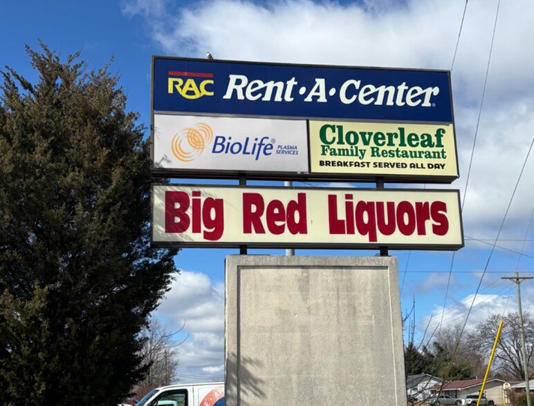 More Photos Of 4023-4025 W 3rd St, Bloomington Storefront For Sale