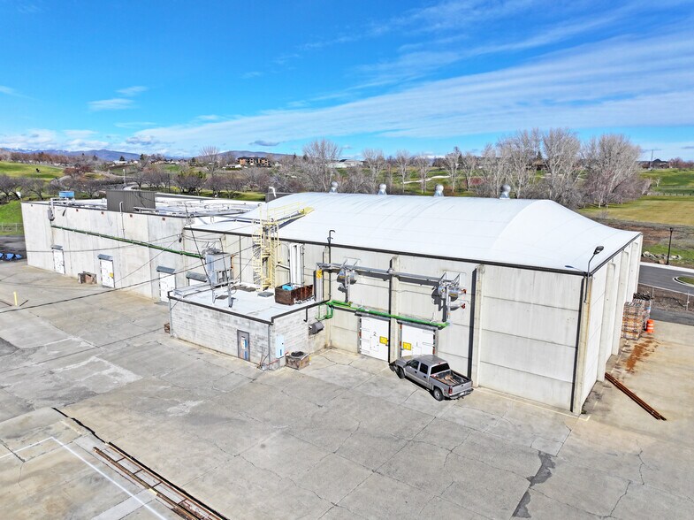 More Photos Of 8603 Ahtanum Rd, Yakima Warehouse For Lease