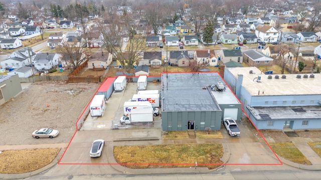 More Photos Of 13920 E 9 Mile Rd, Warren Warehouse For Lease