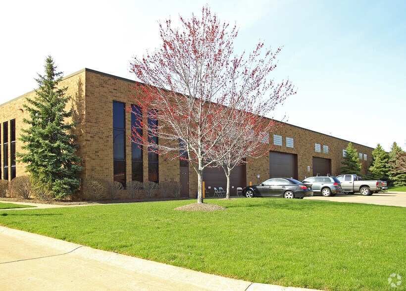 More Photos Of 7333 Corporate Blvd, Mentor Manufacturing For Lease