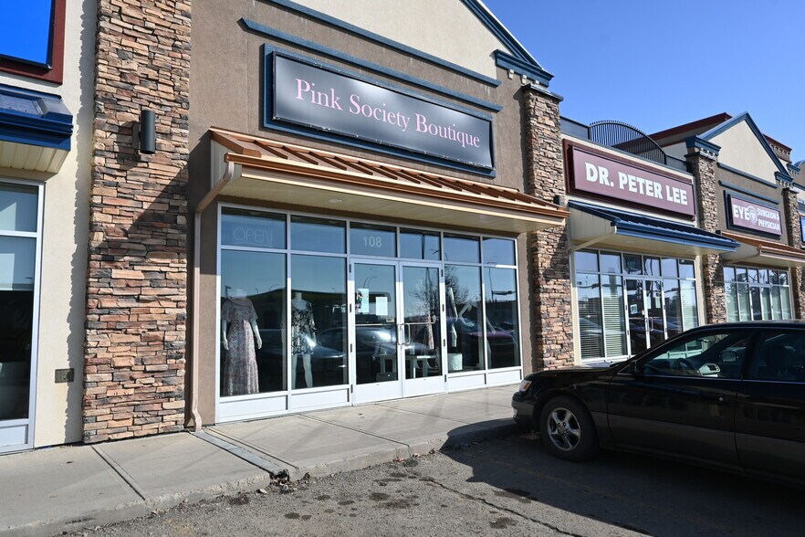 More Photos Of 3215 49 Ave, Red Deer Storefront For Lease