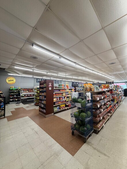 More Photos Of 734 3rd St, Humboldt Convenience Store For Sale
