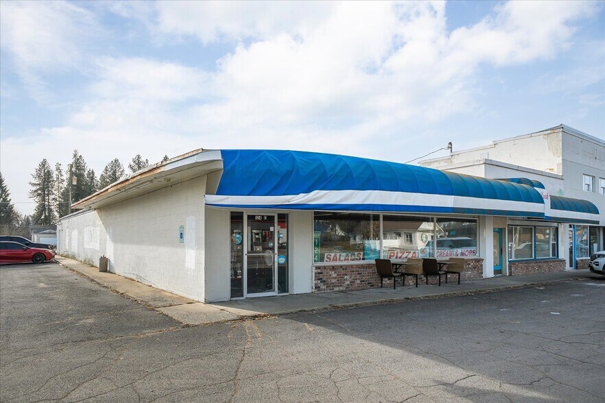 More Photos Of 120-124 E Crawford St, Deer Park Freestanding For Sale