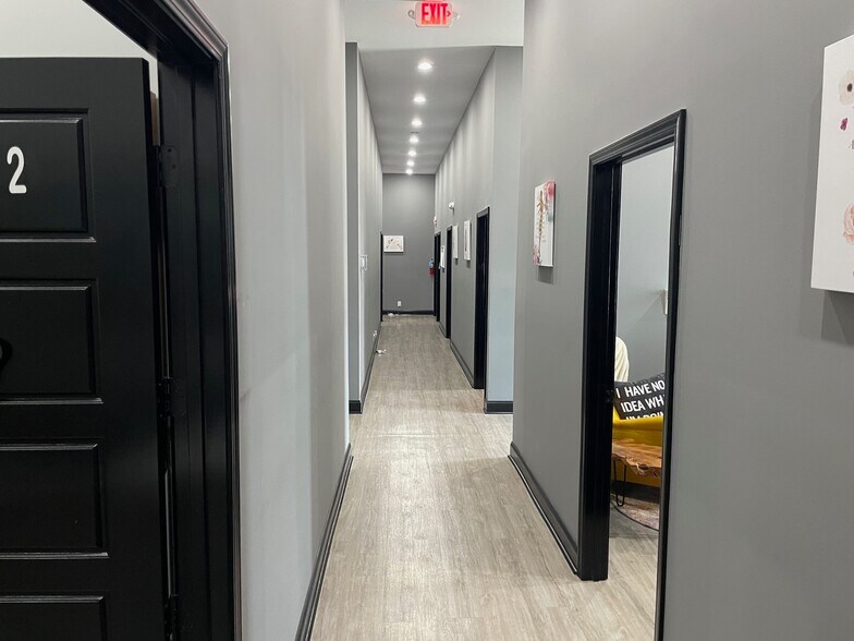 More Photos Of 840 Professional Park Dr, Clarksville Office For Lease