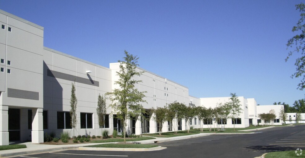 More Photos Of 2408 Tech Center Pky, Buford Warehouse For Lease